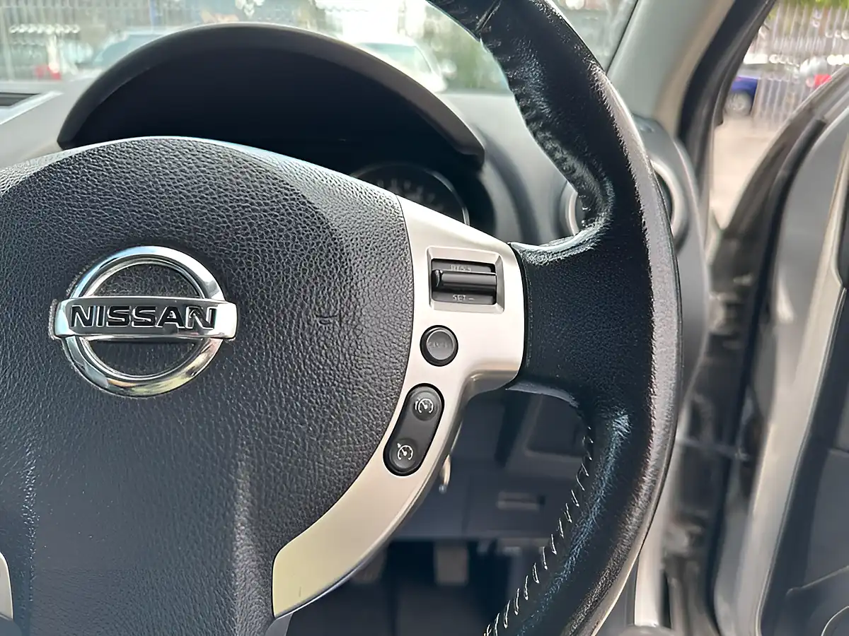 Used 2011 Nissan Qashqai+2 Acenta Silver - Interior and Exterior details 16