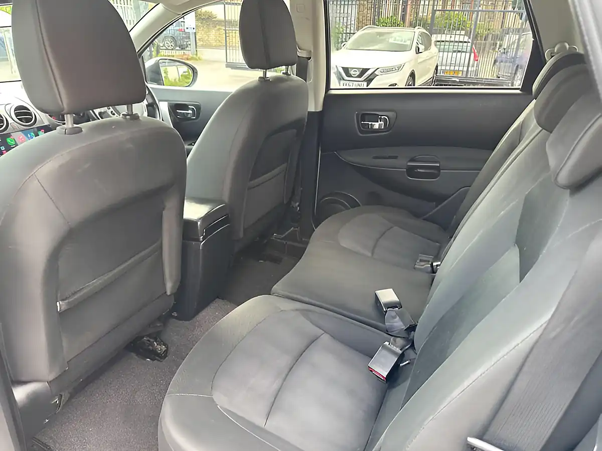 Used 2011 Nissan Qashqai+2 Acenta Silver - Interior and Exterior details 19