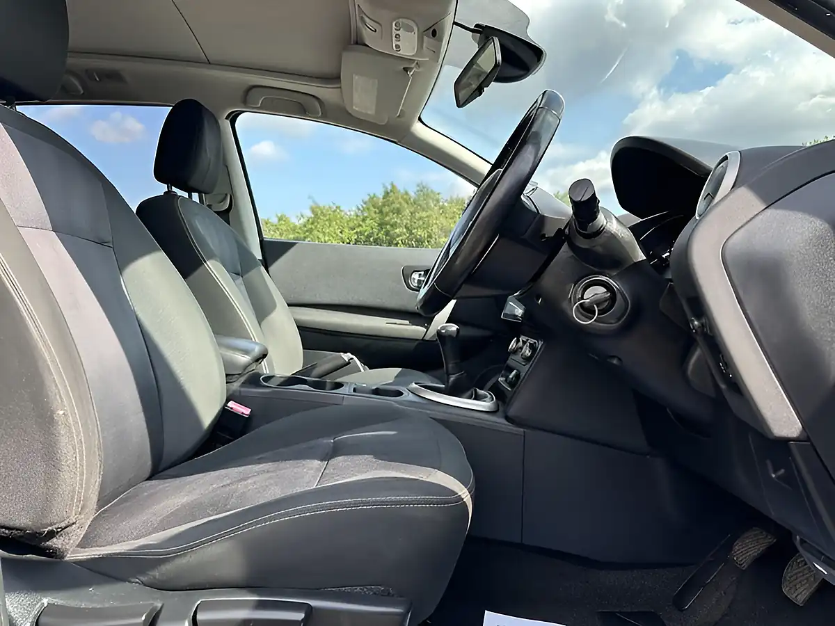 Used 2011 Nissan Qashqai+2 Acenta Silver - Interior and Exterior details 7