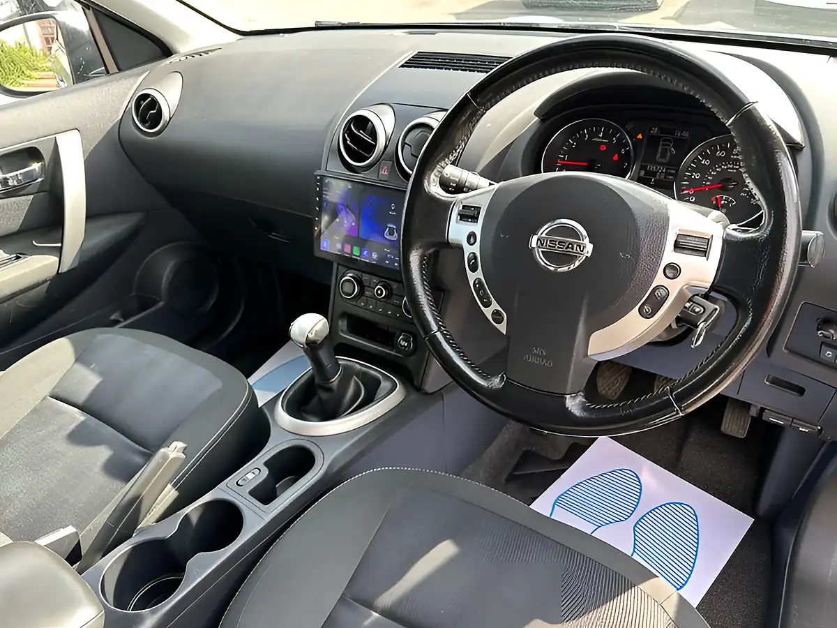 Used 2011 Nissan Qashqai+2 Acenta Silver - Interior and Exterior details 8