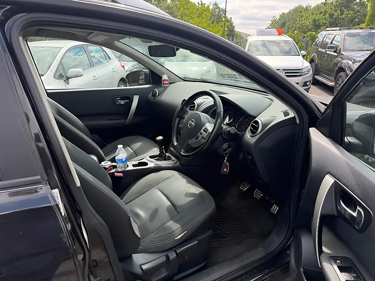 Used 2011 Nissan Qashqai+2 N-Tec Black - Interior and Exterior details 8