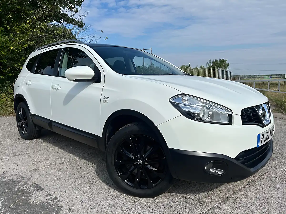 Used 2011 Nissan Qashqai+2 N-Tec White - Front View