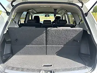 Used 2011 Nissan Qashqai+2 N-Tec White - Interior and Exterior details 11