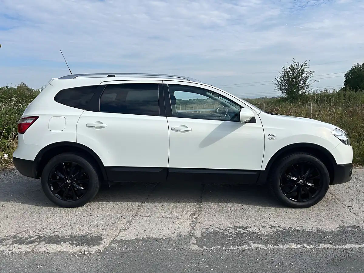 Used 2011 Nissan Qashqai+2 N-Tec White - Interior and Exterior details 2