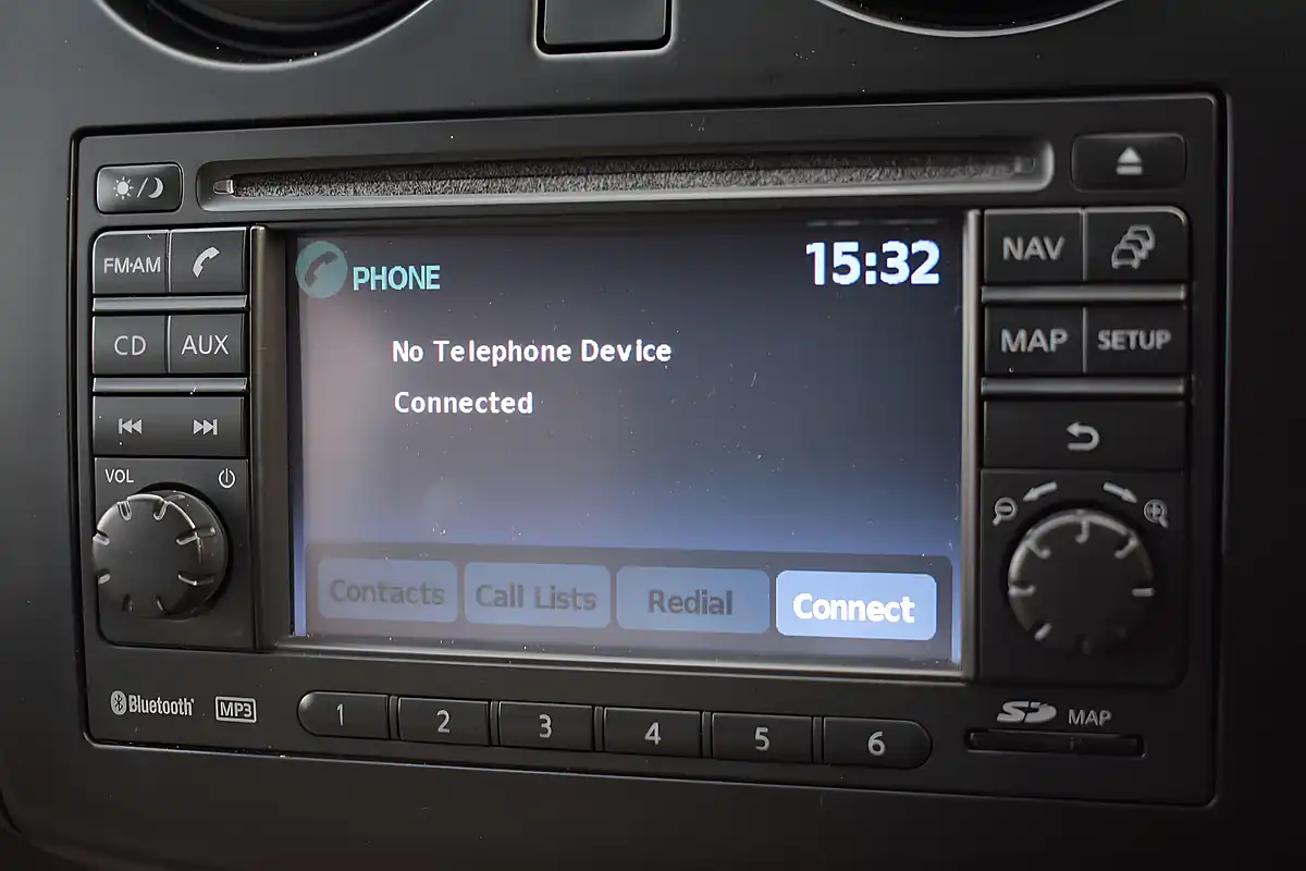 Used 2011 Nissan Qashqai+2 Tekna Beige - Interior and Exterior details 16