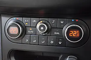 Used 2011 Nissan Qashqai+2 Tekna Beige - Interior and Exterior details 17