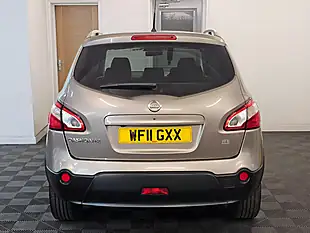 Used 2011 Nissan Qashqai+2 Tekna Beige - Interior and Exterior details 5