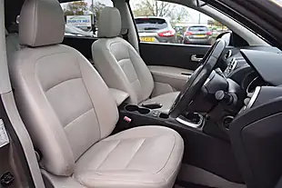 Used 2011 Nissan Qashqai+2 Tekna Beige - Interior and Exterior details 8
