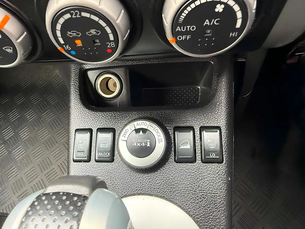 Used 2011 Nissan X-Trail Tekna - Interior and Exterior details 18