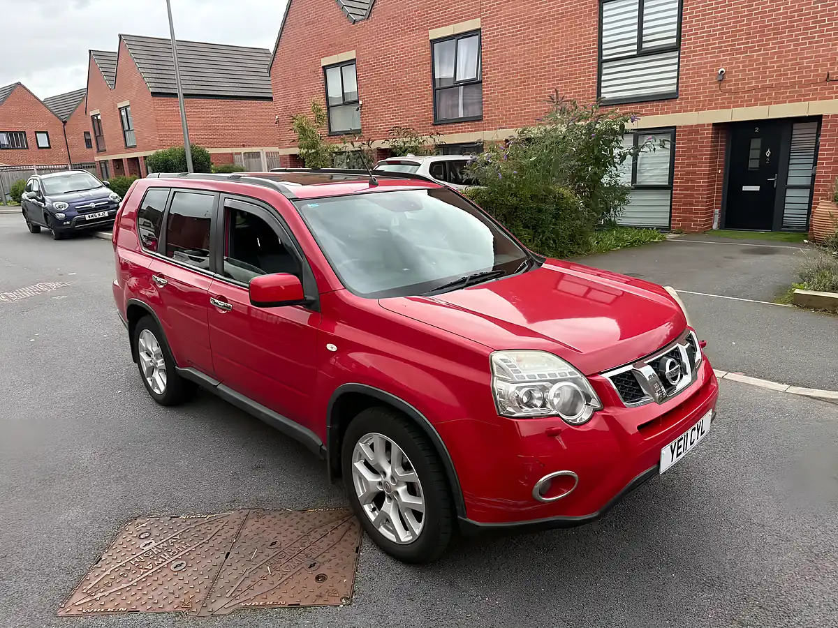 Used 2011 Nissan X-Trail Tekna - Interior and Exterior details 5