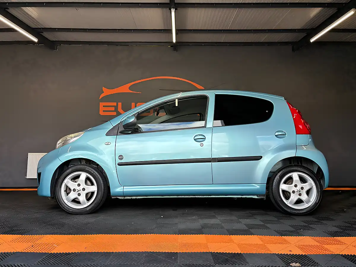 Used 2011 Peugeot 107 Envy Blue - Interior and Exterior details 2