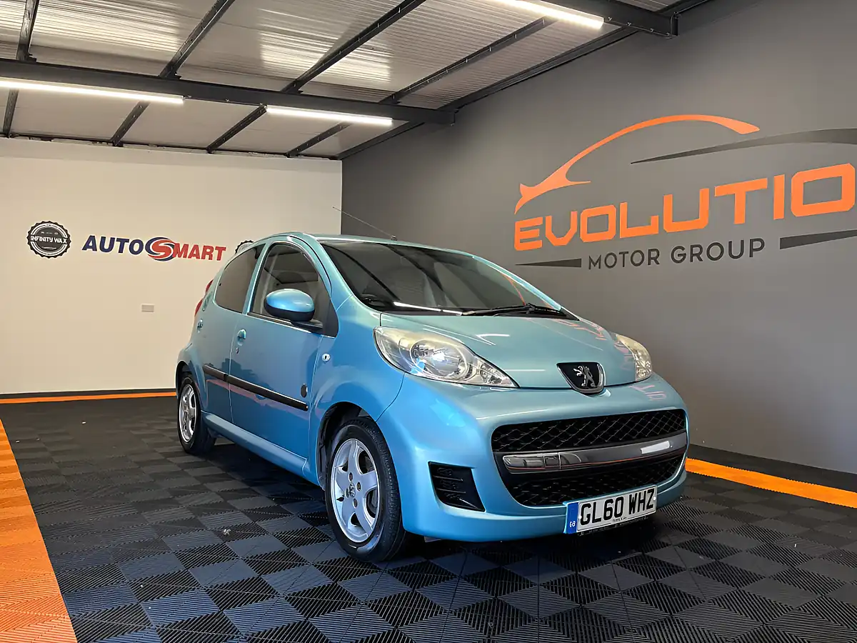 Used 2011 Peugeot 107 Envy Blue - Interior and Exterior details 4