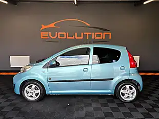 Used 2011 Peugeot 107 Envy Blue - Interior and Exterior details 6