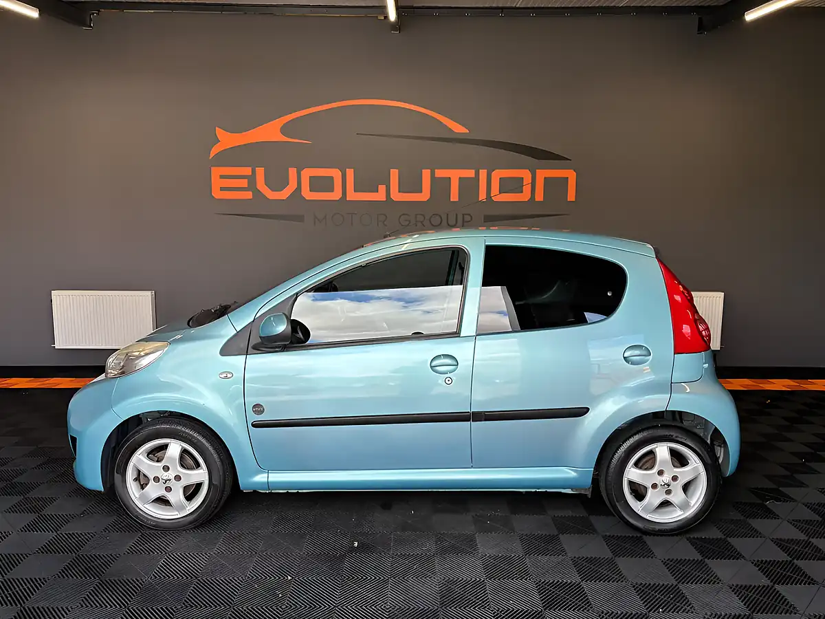Used 2011 Peugeot 107 Envy Blue - Interior and Exterior details 6