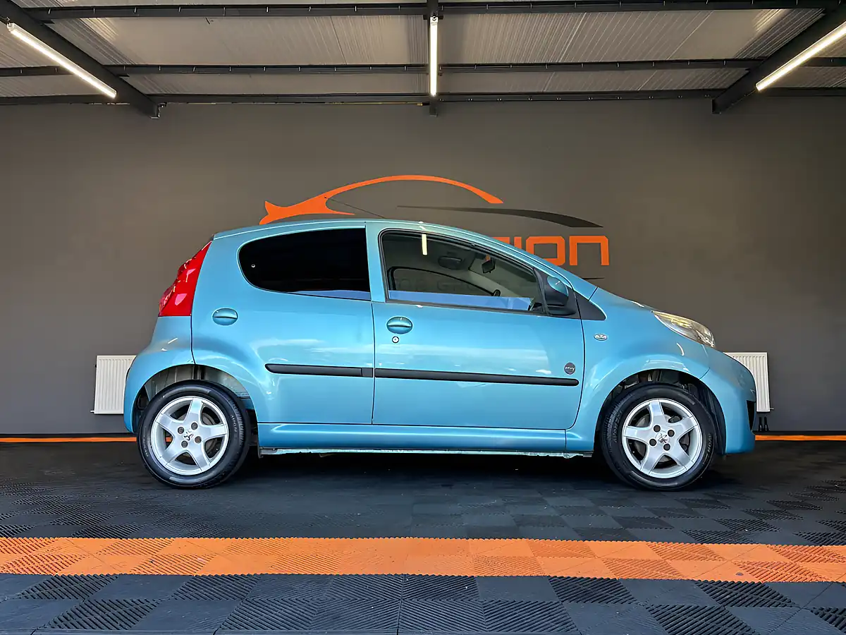 Used 2011 Peugeot 107 Envy Blue - Interior and Exterior details 7