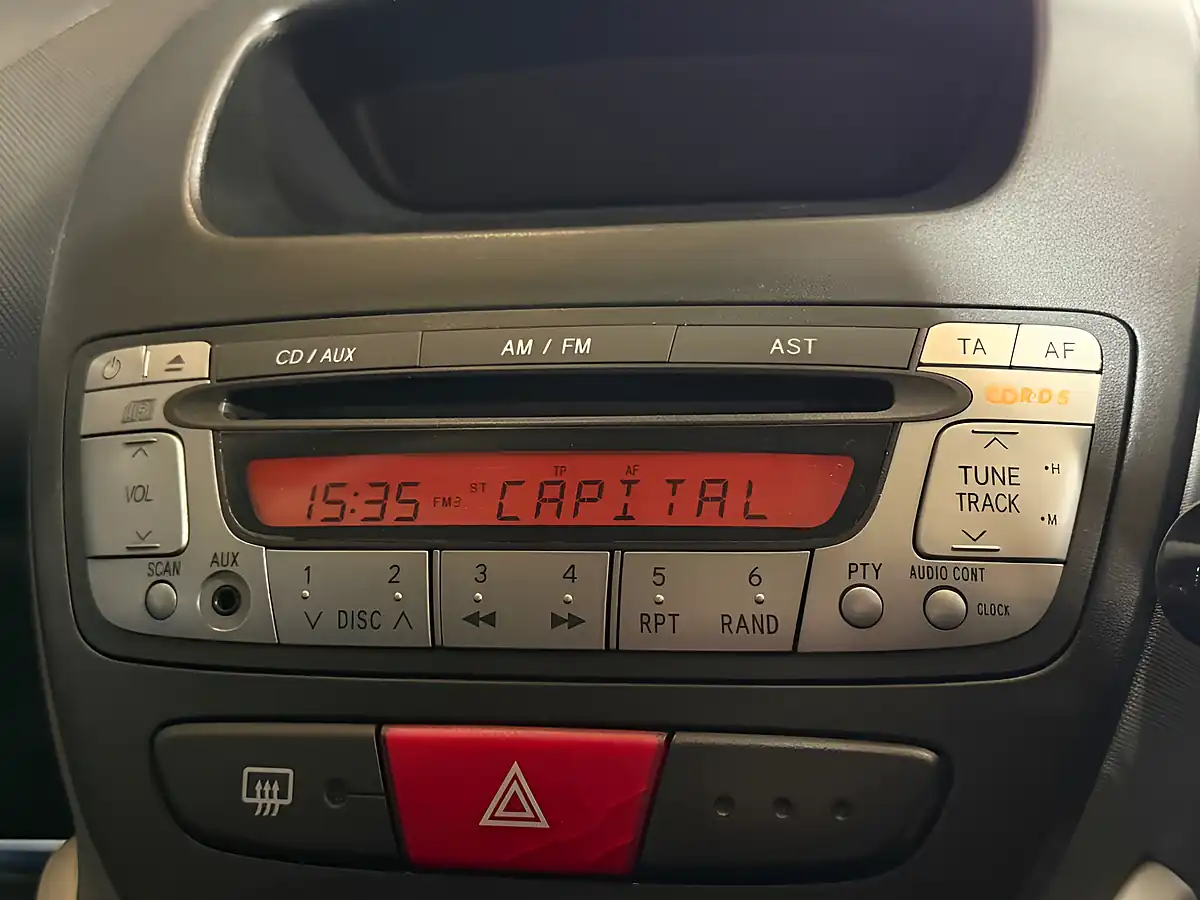 Used 2011 Peugeot 107 Urban Black - Interior and Exterior details 14