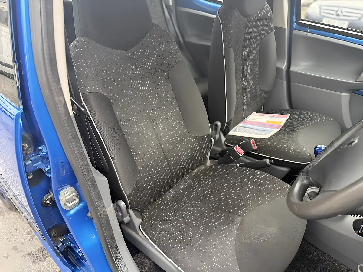 Used 2011 Peugeot 107 Urban Blue - Interior and Exterior details 11
