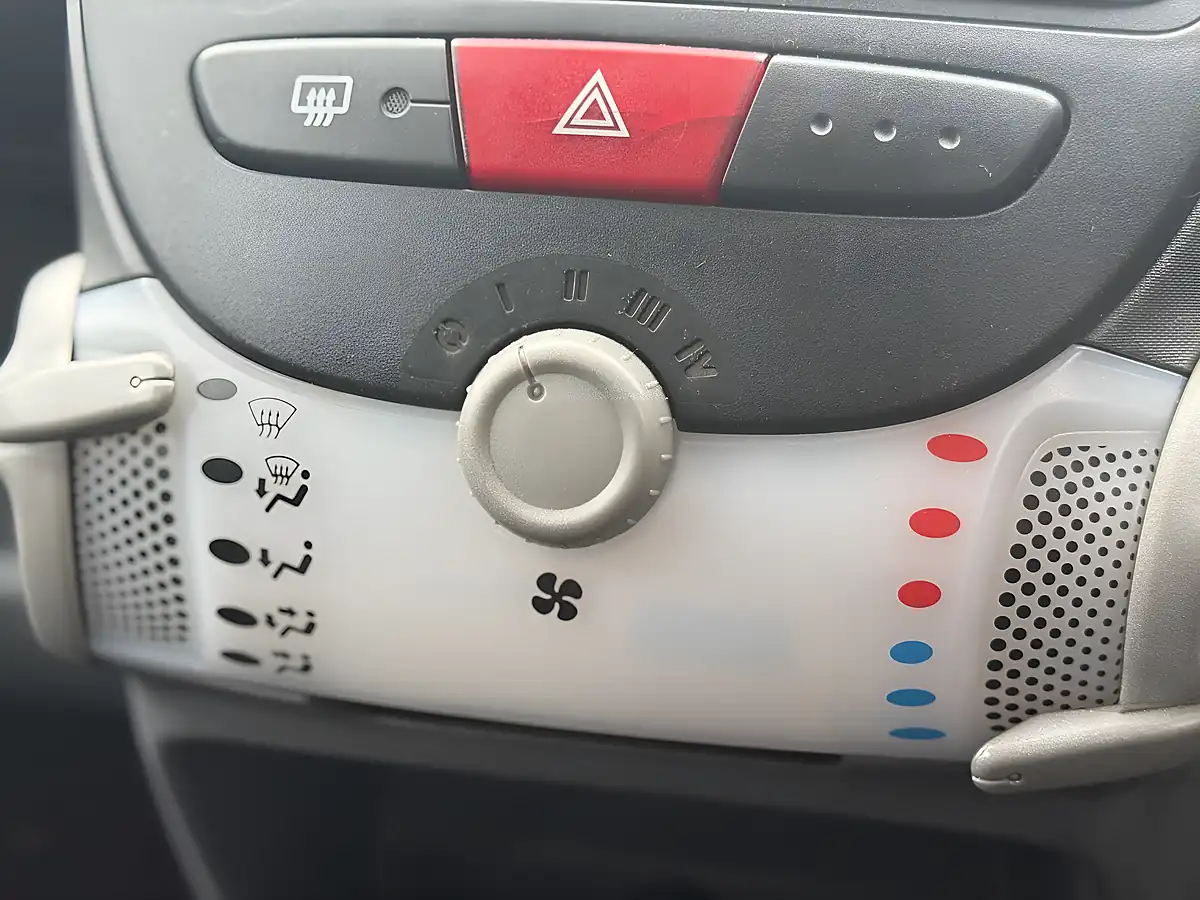Used 2011 Peugeot 107 Urban Blue - Interior and Exterior details 13