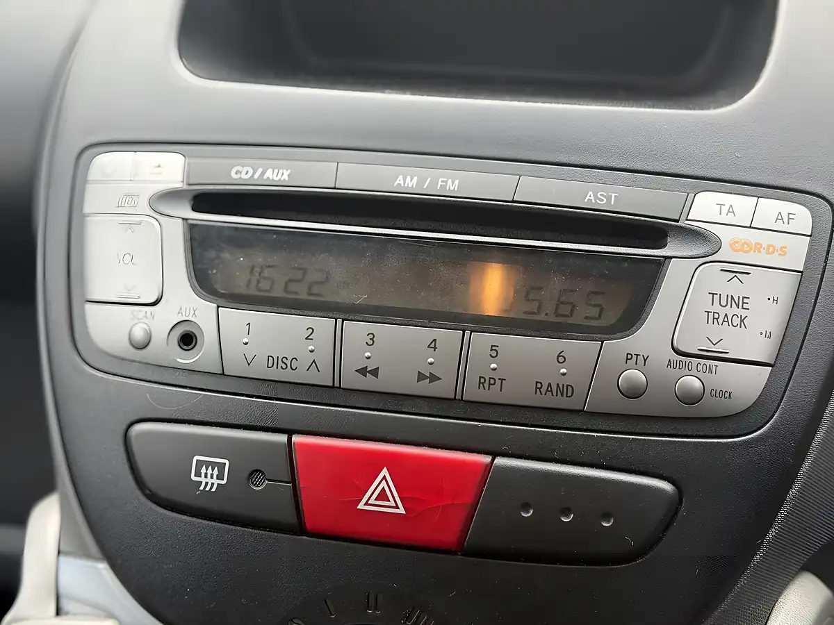 Used 2011 Peugeot 107 Urban Blue - Interior and Exterior details 14