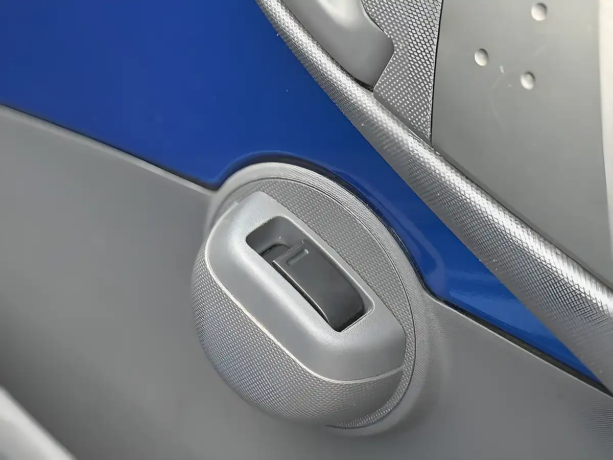 Used 2011 Peugeot 107 Urban Blue - Interior and Exterior details 15