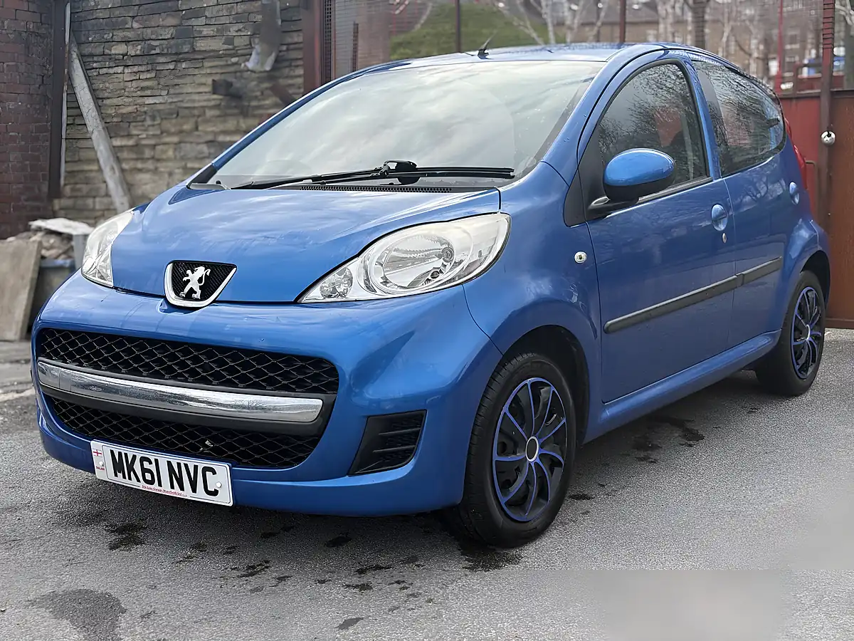 Used 2011 Peugeot 107 Urban Blue - Interior and Exterior details 4