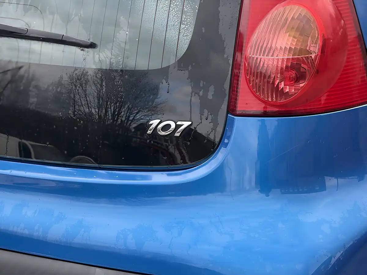 Used 2011 Peugeot 107 Urban Blue - Interior and Exterior details 8