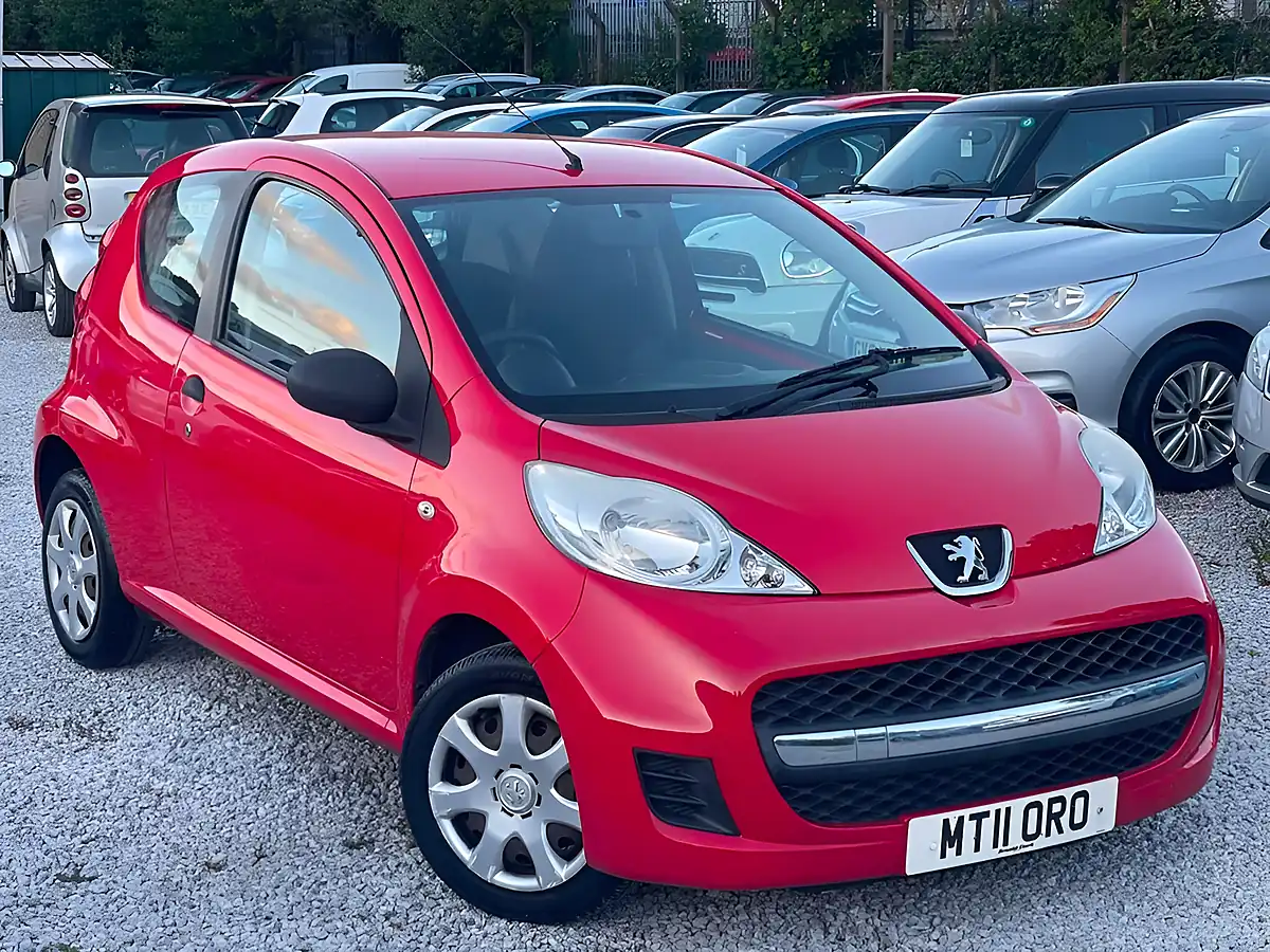 Used 2011 Peugeot 107 Urban Lite Red - Front View