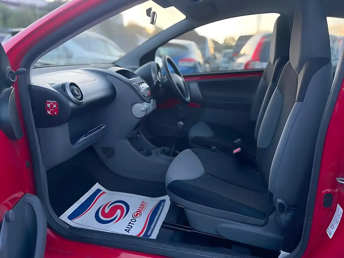 Used 2011 Peugeot 107 Urban Lite Red - Interior and Exterior details 14
