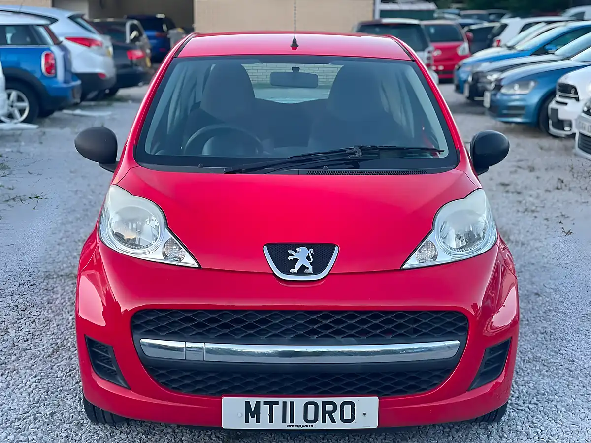 Used 2011 Peugeot 107 Urban Lite Red - Interior and Exterior details 3
