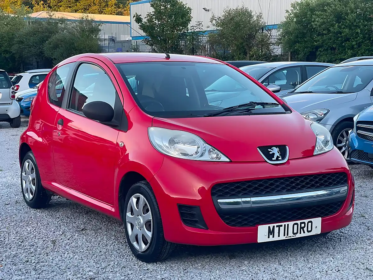 Used 2011 Peugeot 107 Urban Lite Red - Interior and Exterior details 8