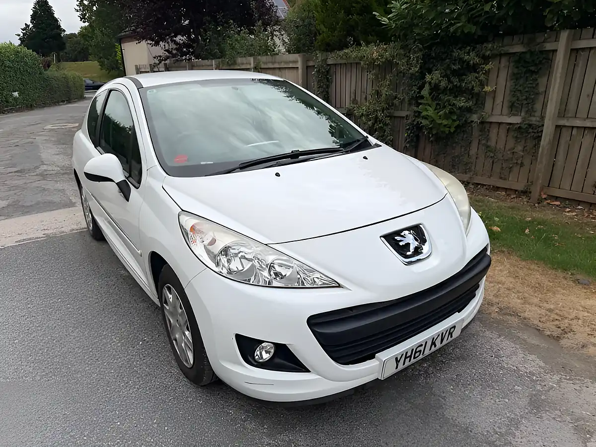 Used 2011 Peugeot 207 Access White - Front View