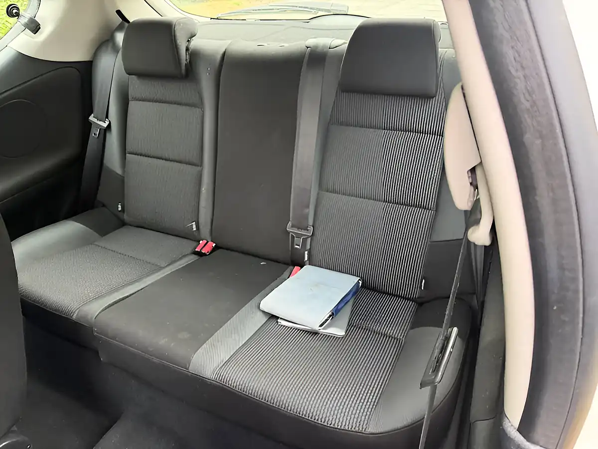 Used 2011 Peugeot 207 Access White - Interior and Exterior details 12