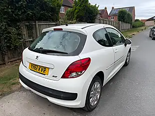 Used 2011 Peugeot 207 Access White - Interior and Exterior details 4