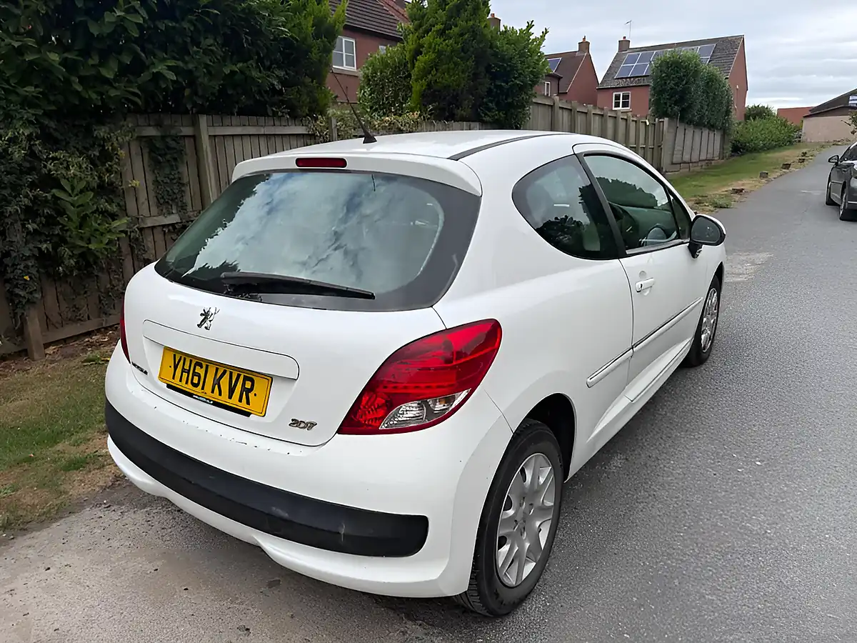 Used 2011 Peugeot 207 Access White - Interior and Exterior details 4