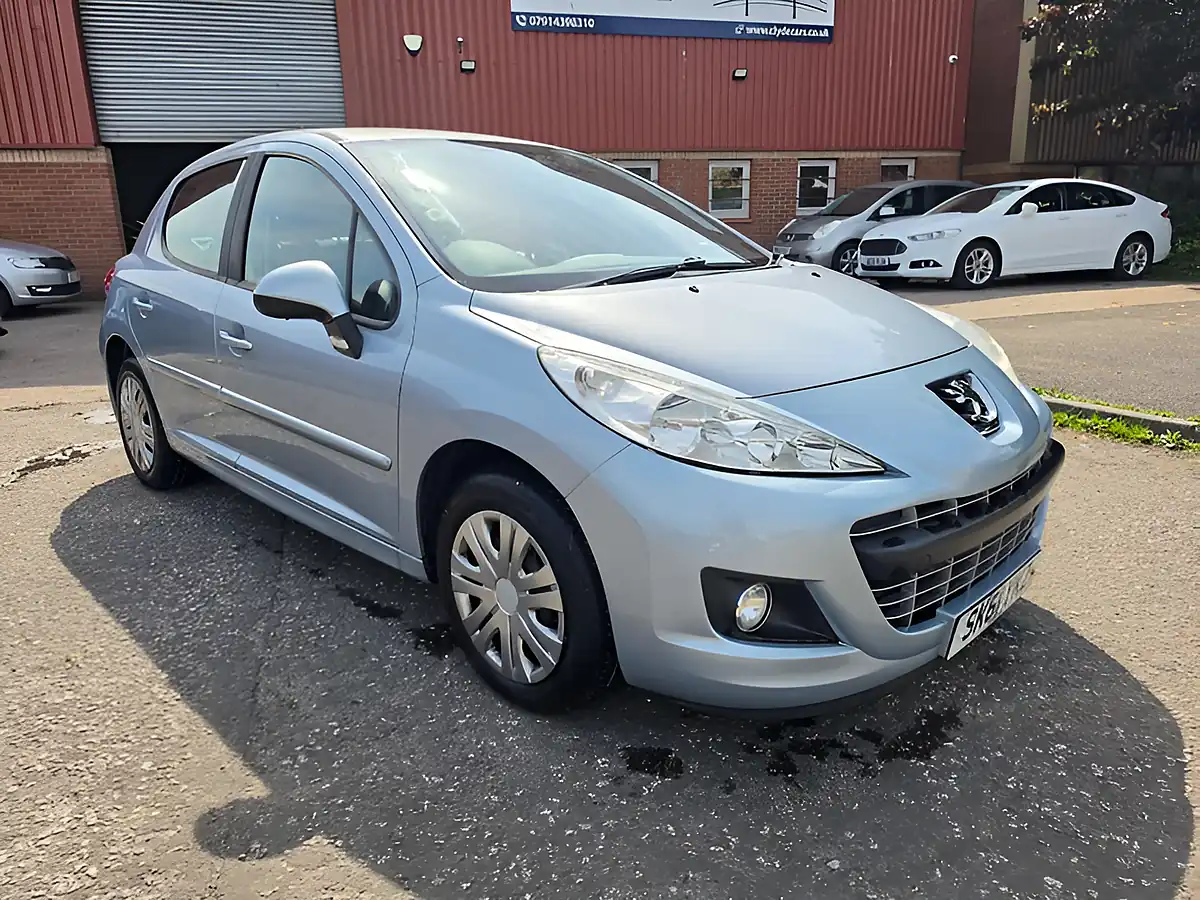 Used 2011 Peugeot 207 Active Blue - Front View