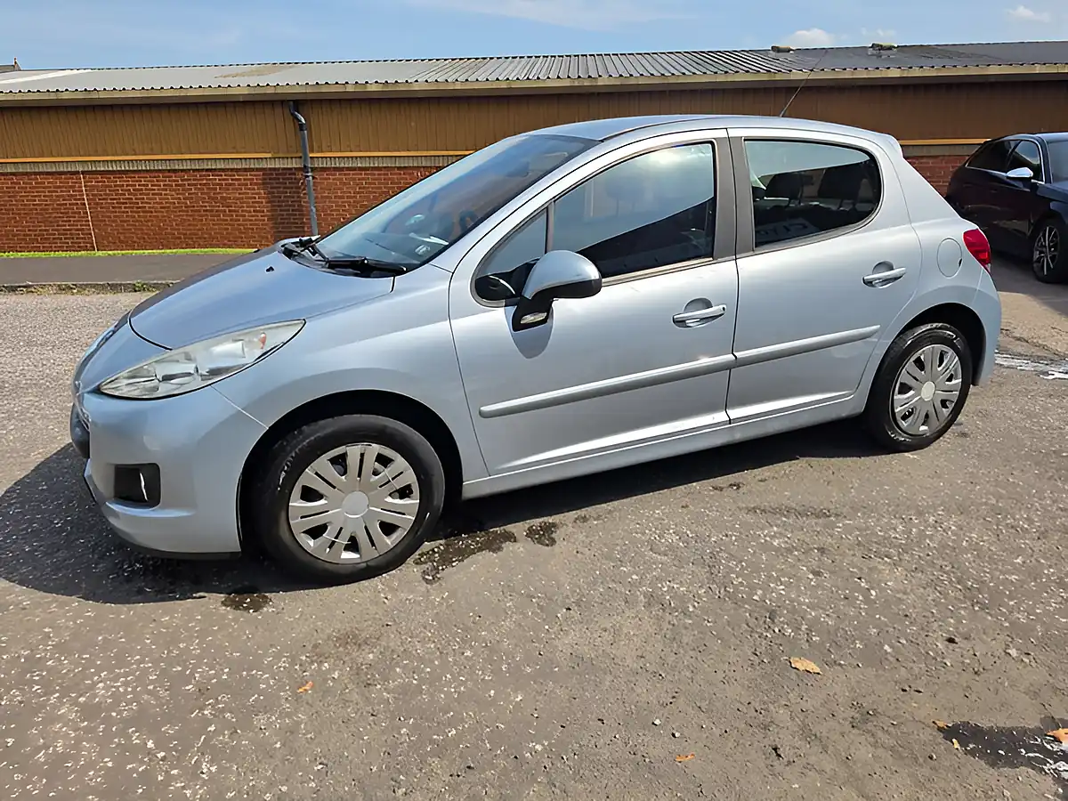 Used 2011 Peugeot 207 Active Blue - Interior and Exterior details 7