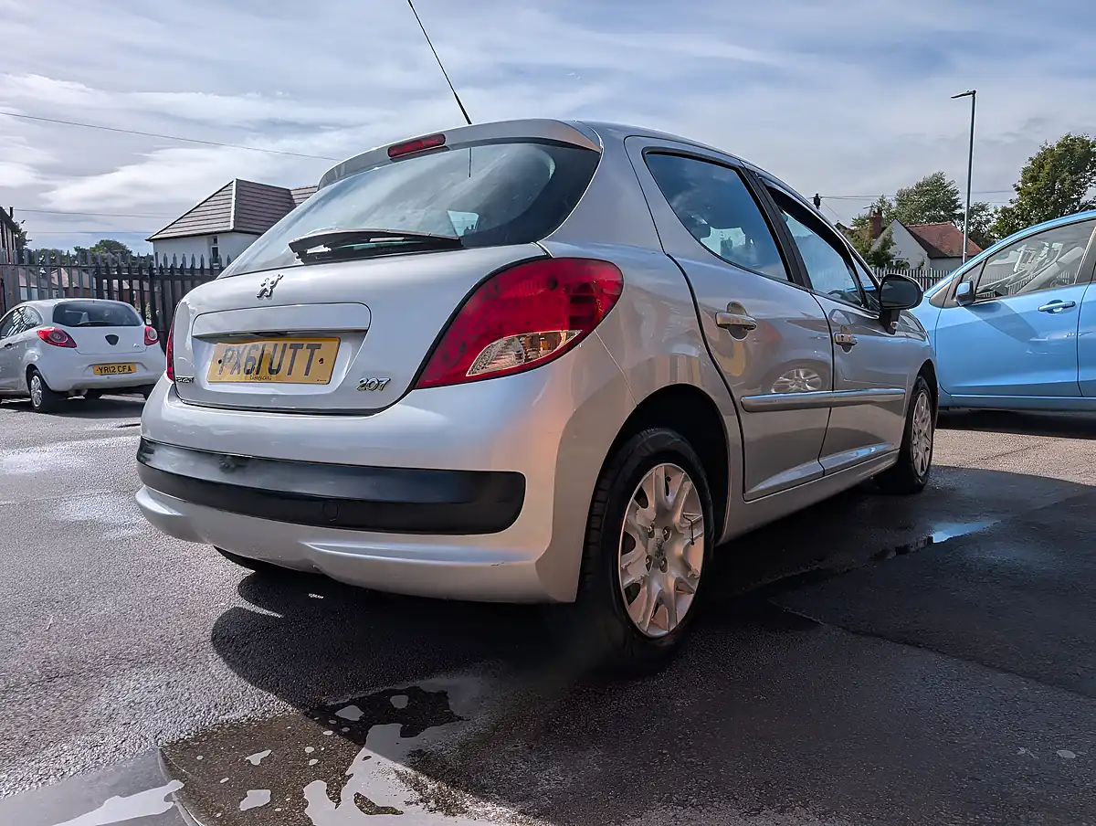 Used 2011 Peugeot 207 Active Silver - Interior and Exterior details 5