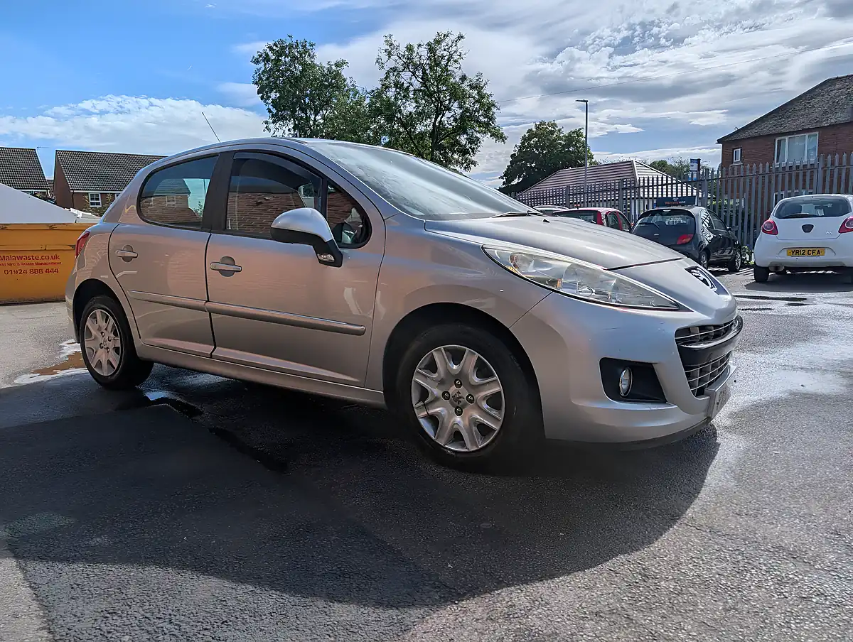 Used 2011 Peugeot 207 Active Silver - Interior and Exterior details 6