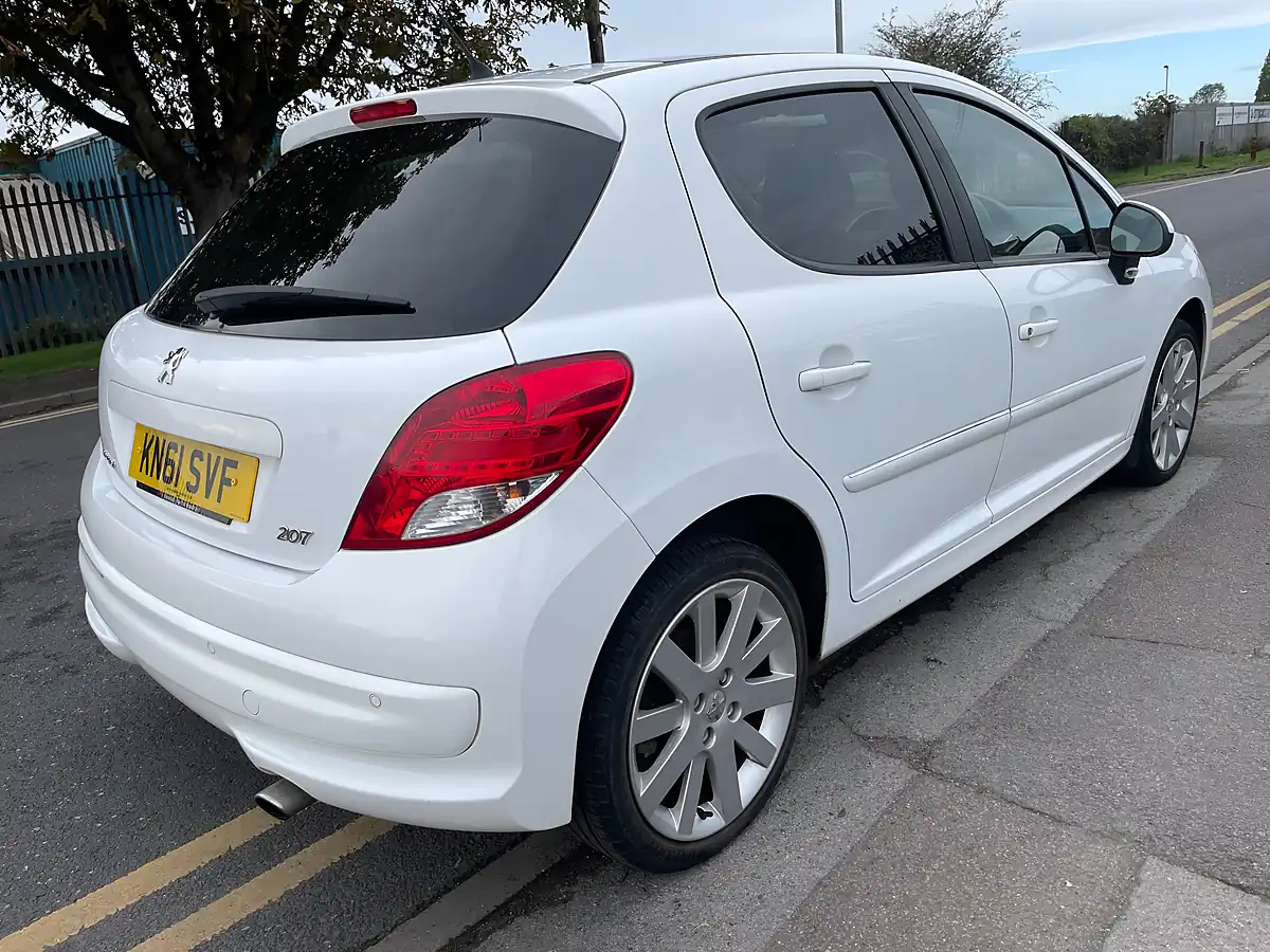 Used 2011 Peugeot 207 Allure White - Interior and Exterior details 3