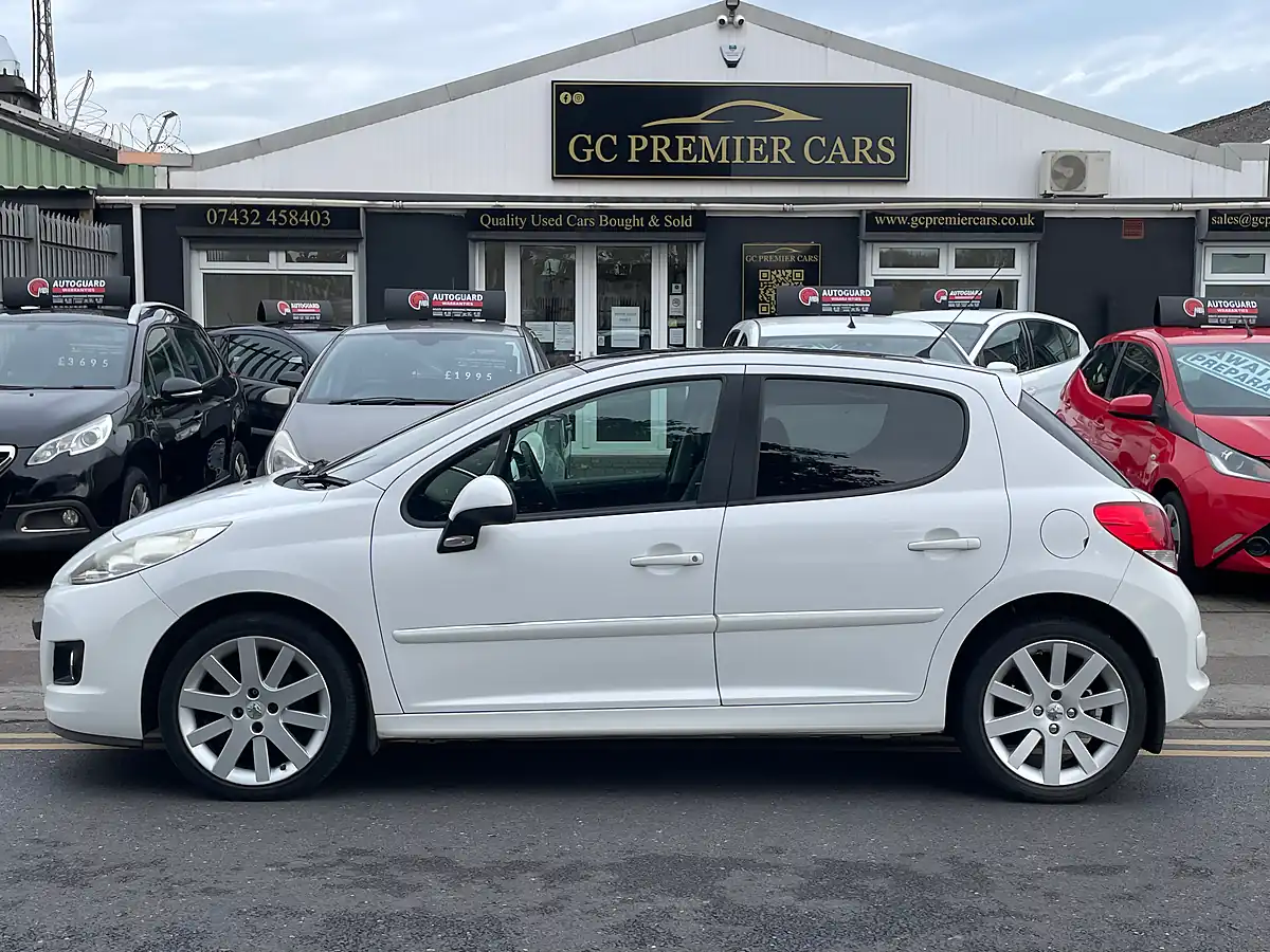 Used 2011 Peugeot 207 Allure White - Interior and Exterior details 5