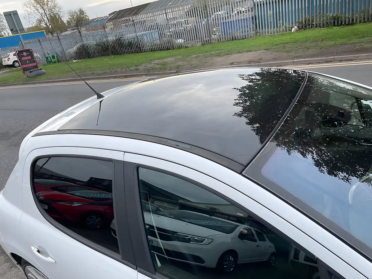 Used 2011 Peugeot 207 Allure White - Interior and Exterior details 9