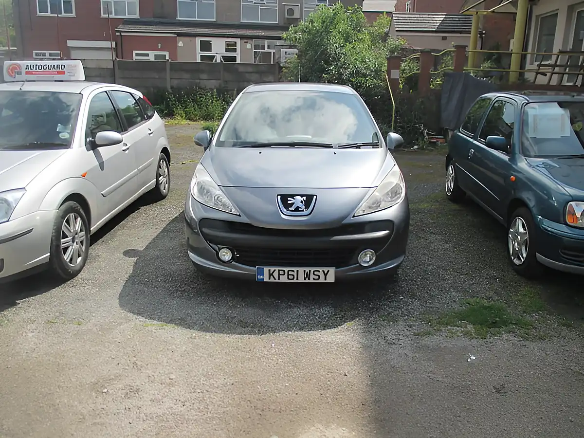 Used 2011 Peugeot 207 Sportium Grey - Front View