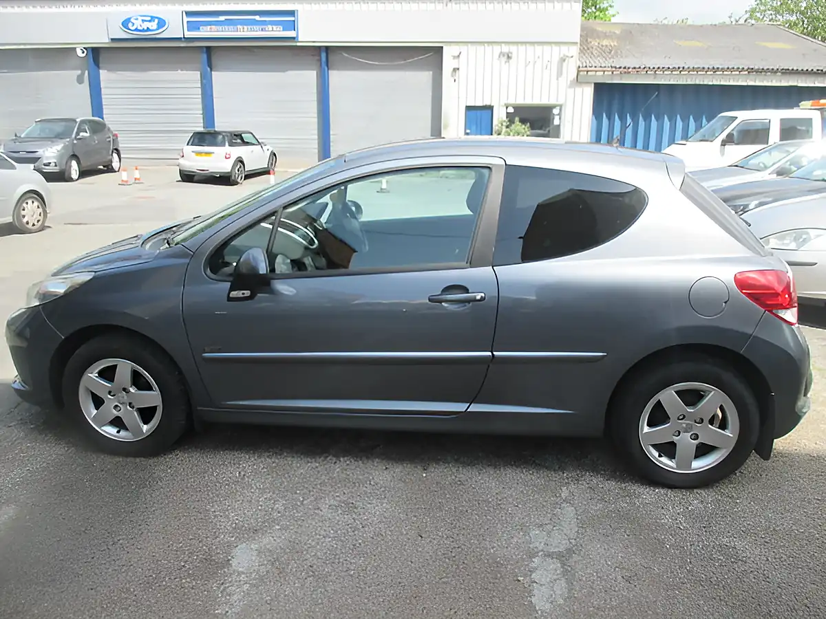 Used 2011 Peugeot 207 Sportium Grey - Interior and Exterior details 4