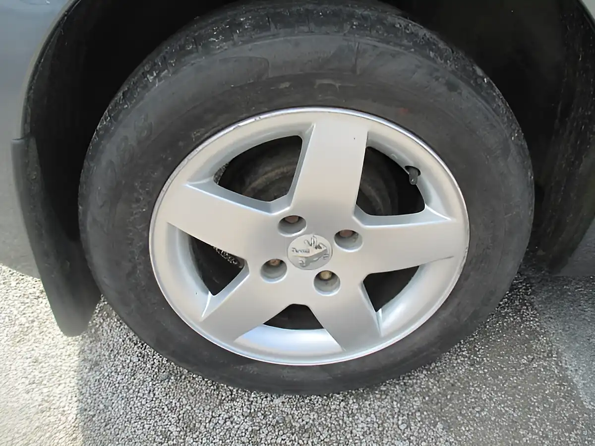 Used 2011 Peugeot 207 Sportium Grey - Interior and Exterior details 6