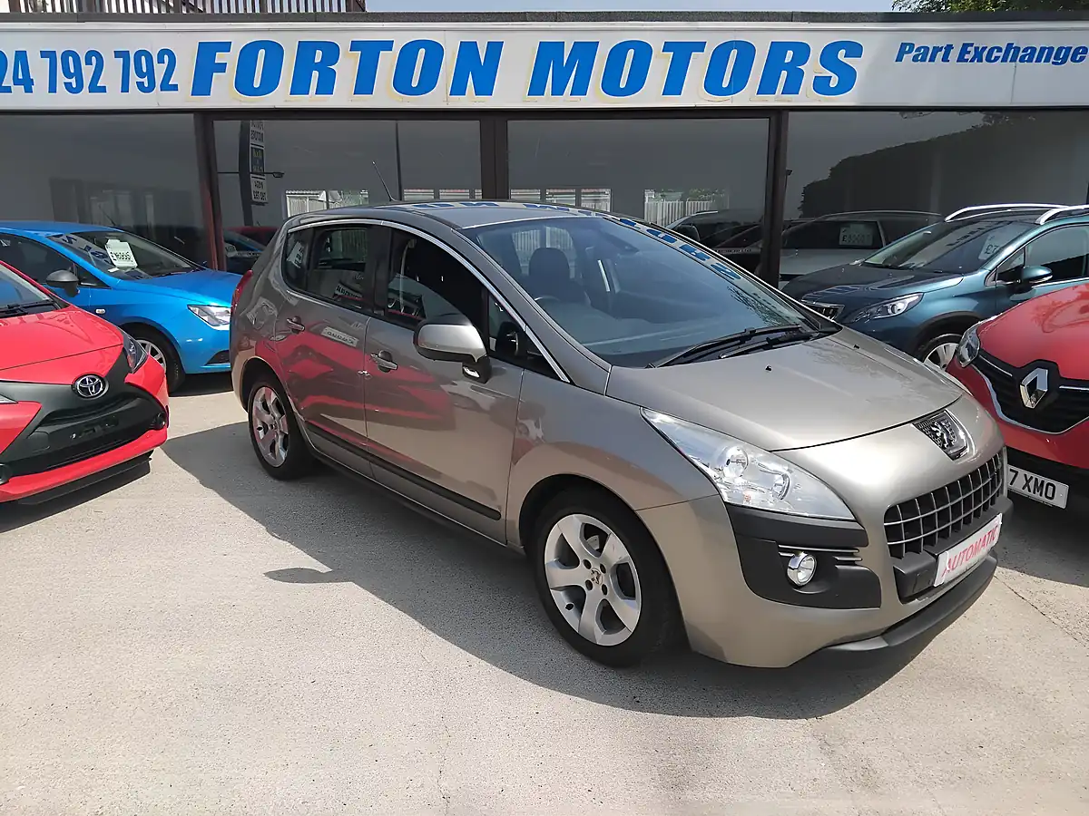 Used 2011 Peugeot 3008 Sport Grey - Front View