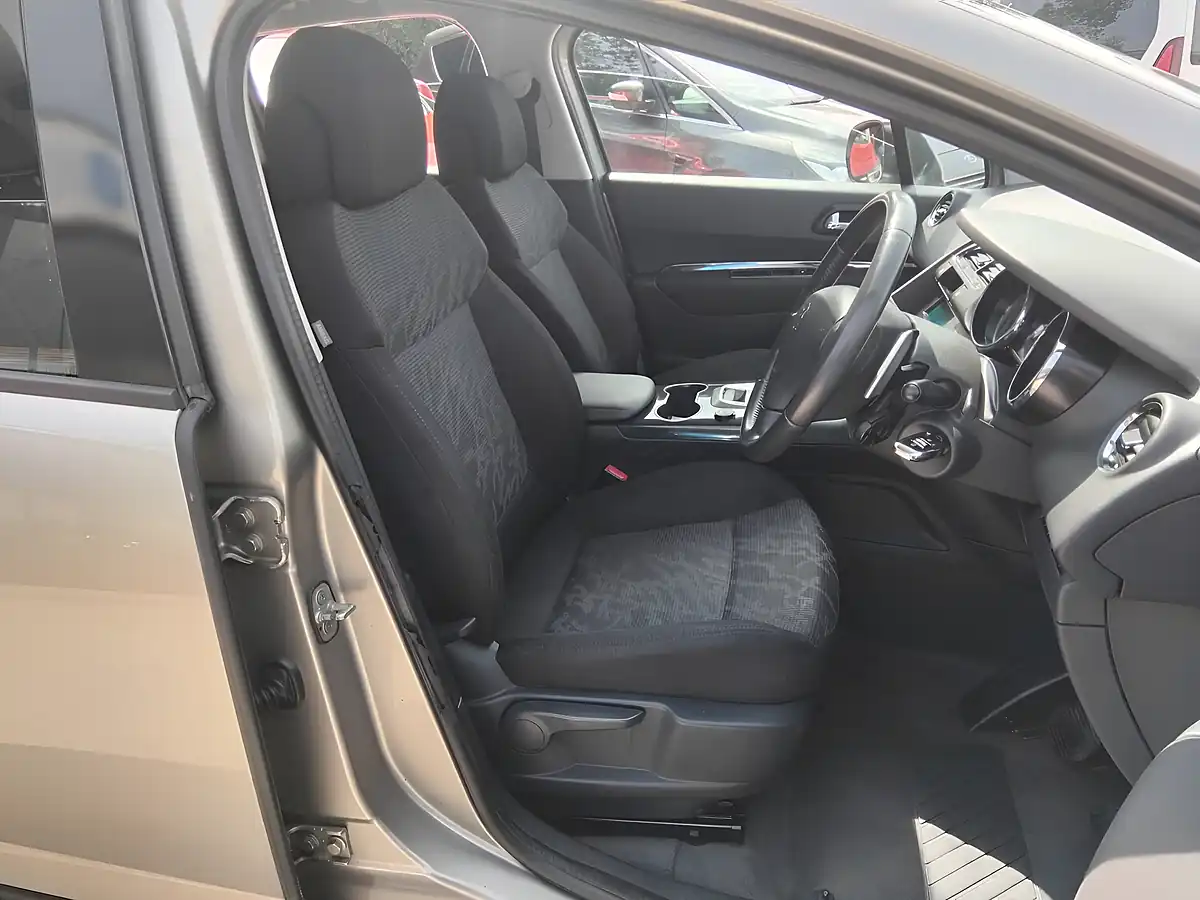 Used 2011 Peugeot 3008 Sport Grey - Interior and Exterior details 14