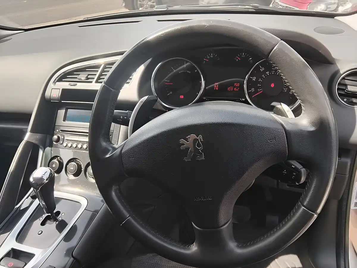 Used 2011 Peugeot 3008 Sport Grey - Interior and Exterior details 16