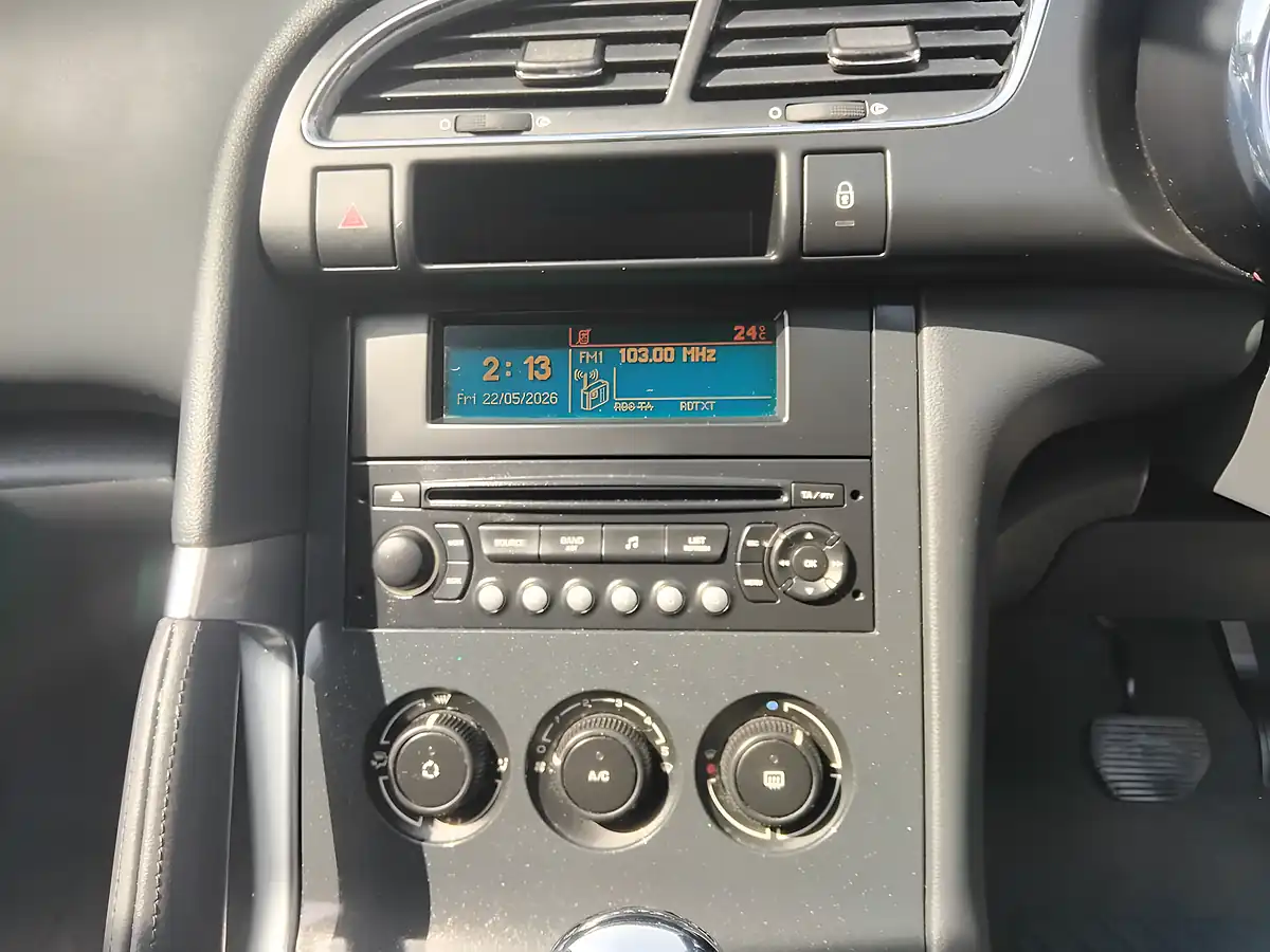 Used 2011 Peugeot 3008 Sport Grey - Interior and Exterior details 18