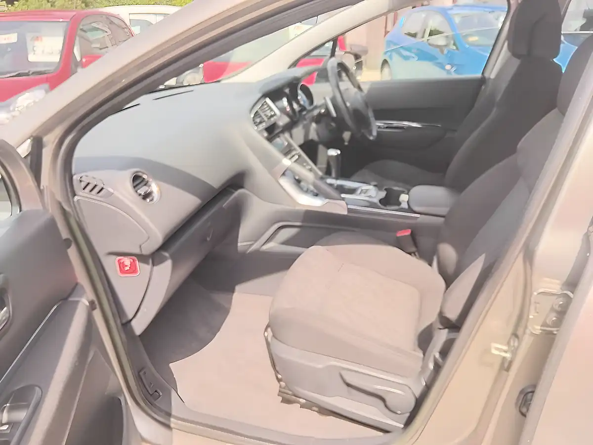 Used 2011 Peugeot 3008 Sport Grey - Interior and Exterior details 19