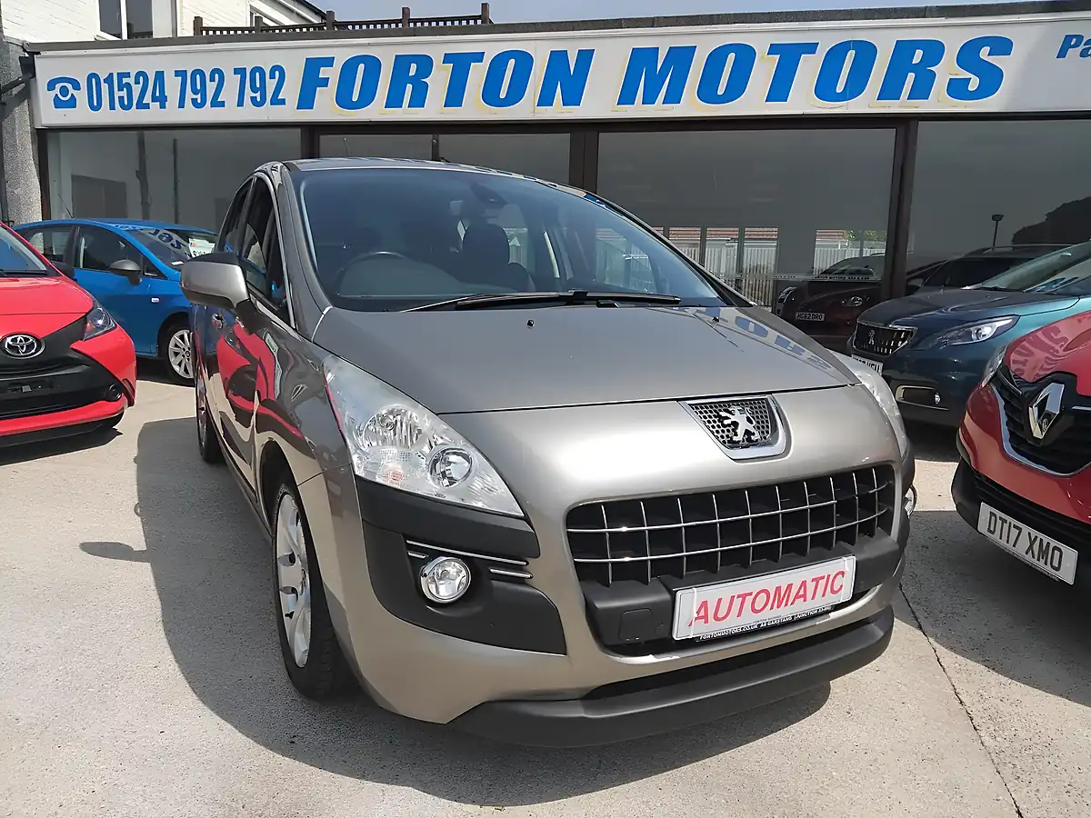 Used 2011 Peugeot 3008 Sport Grey - Interior and Exterior details 2
